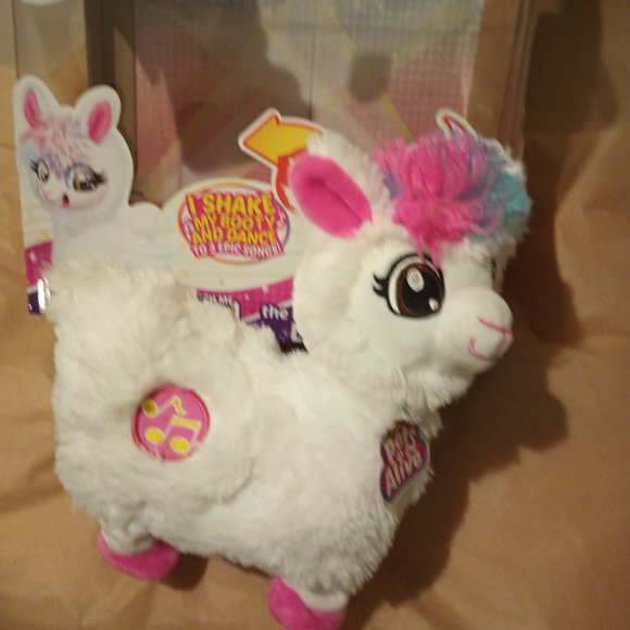PETS ALIVE BOPPI THE BOOTY SHAKIN LLAMA 0000001 - Picture 4 of 8